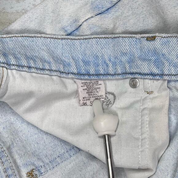 Vintage 90s Lee Jean Shorts 34x11 Relaxed Fit Light Wash Denim Jorts 11" Inseam - Picture 4 of 4